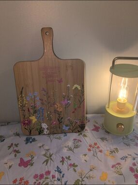 Floral Bamboo Paddle Board with Wildflower Print - Natural Dolly Parton